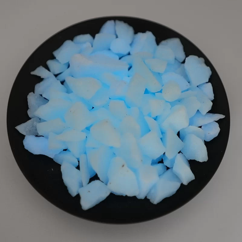 Pavimento in pietra luminosa colorata artificiale