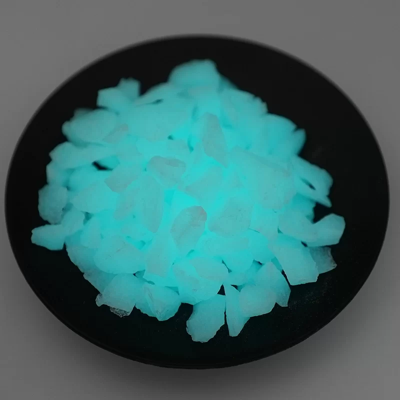 Pavimento in pietra luminosa colorata artificiale